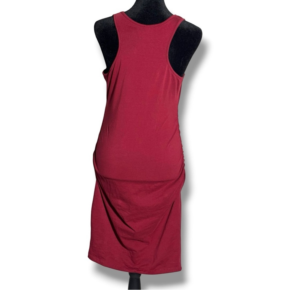 Missufe Sleeveless Crewneck Racerback Ruched Sides Knee Length Dress in Burgundy - Picture 7 of 16